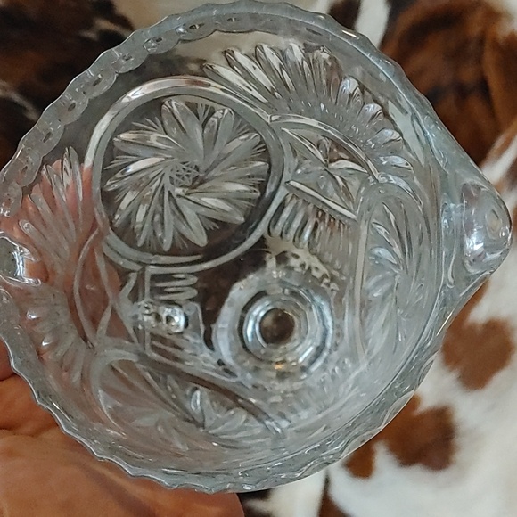 Pinwheel Montpellier Collection Pitcher - Picture 9 of 10